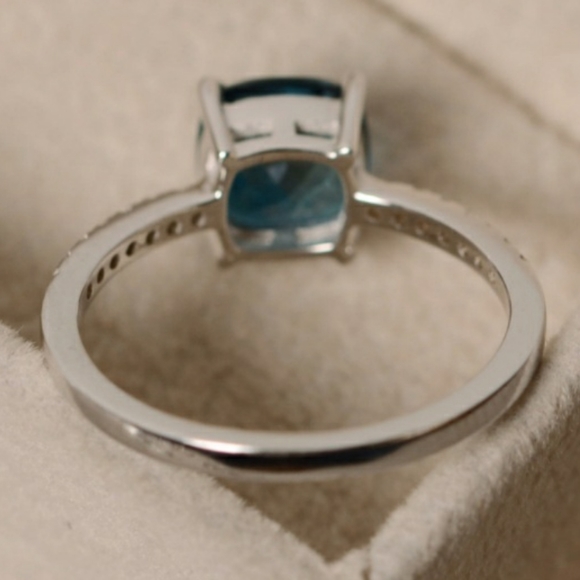 Aquamarine .925 Sterling Silver Ring - Picture 4 of 5